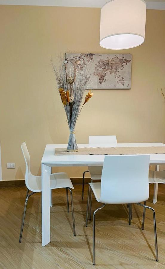 Comecasa Modern Apartment In Historical Centre アスティ エクステリア 写真