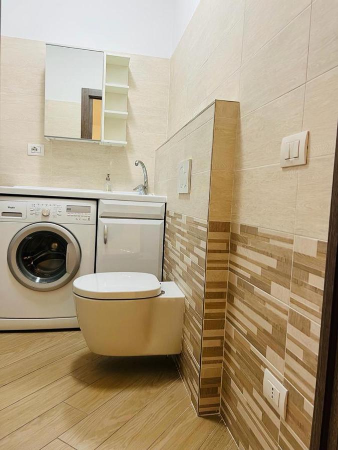 Comecasa Modern Apartment In Historical Centre アスティ エクステリア 写真