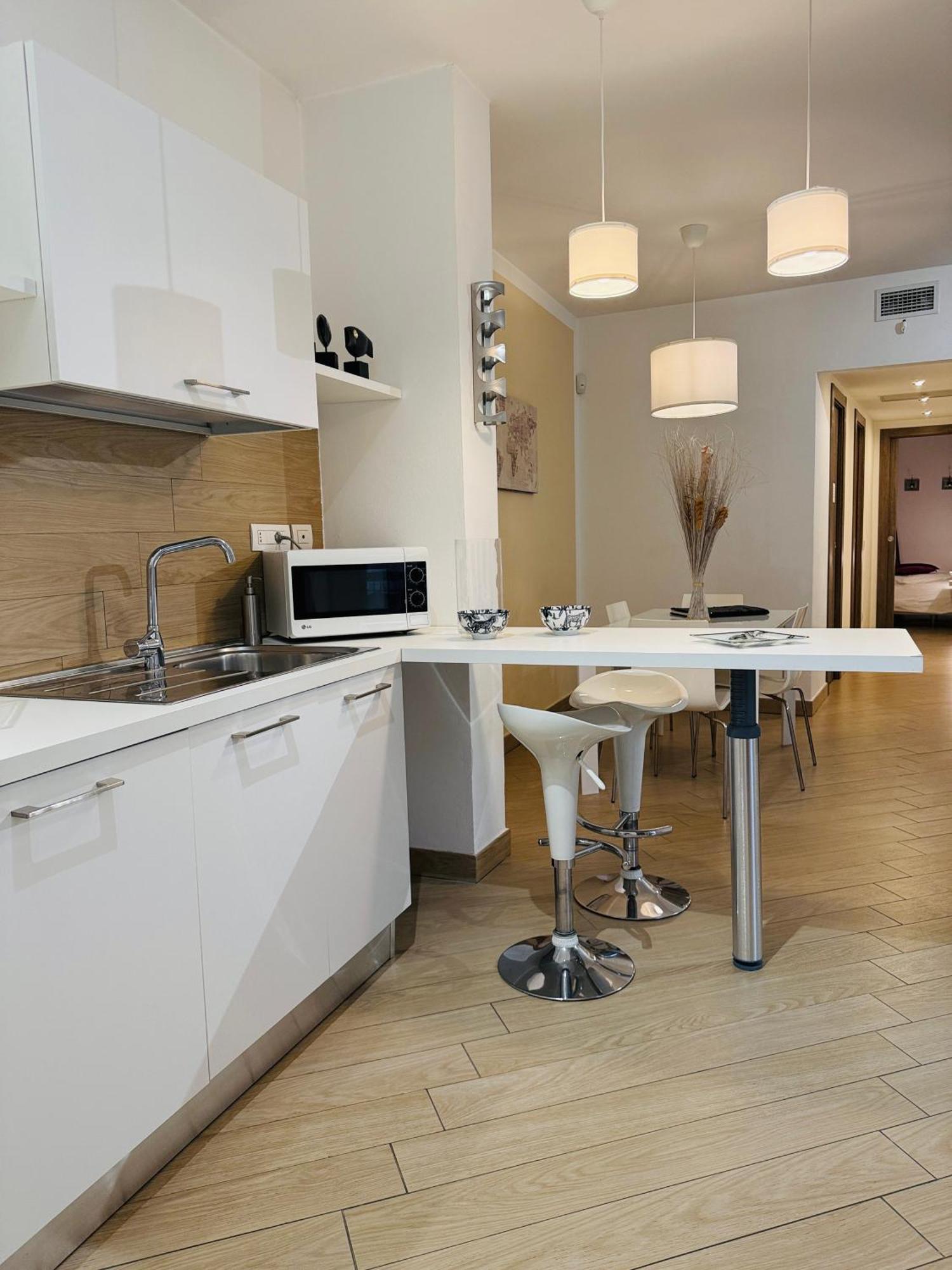 Comecasa Modern Apartment In Historical Centre アスティ エクステリア 写真