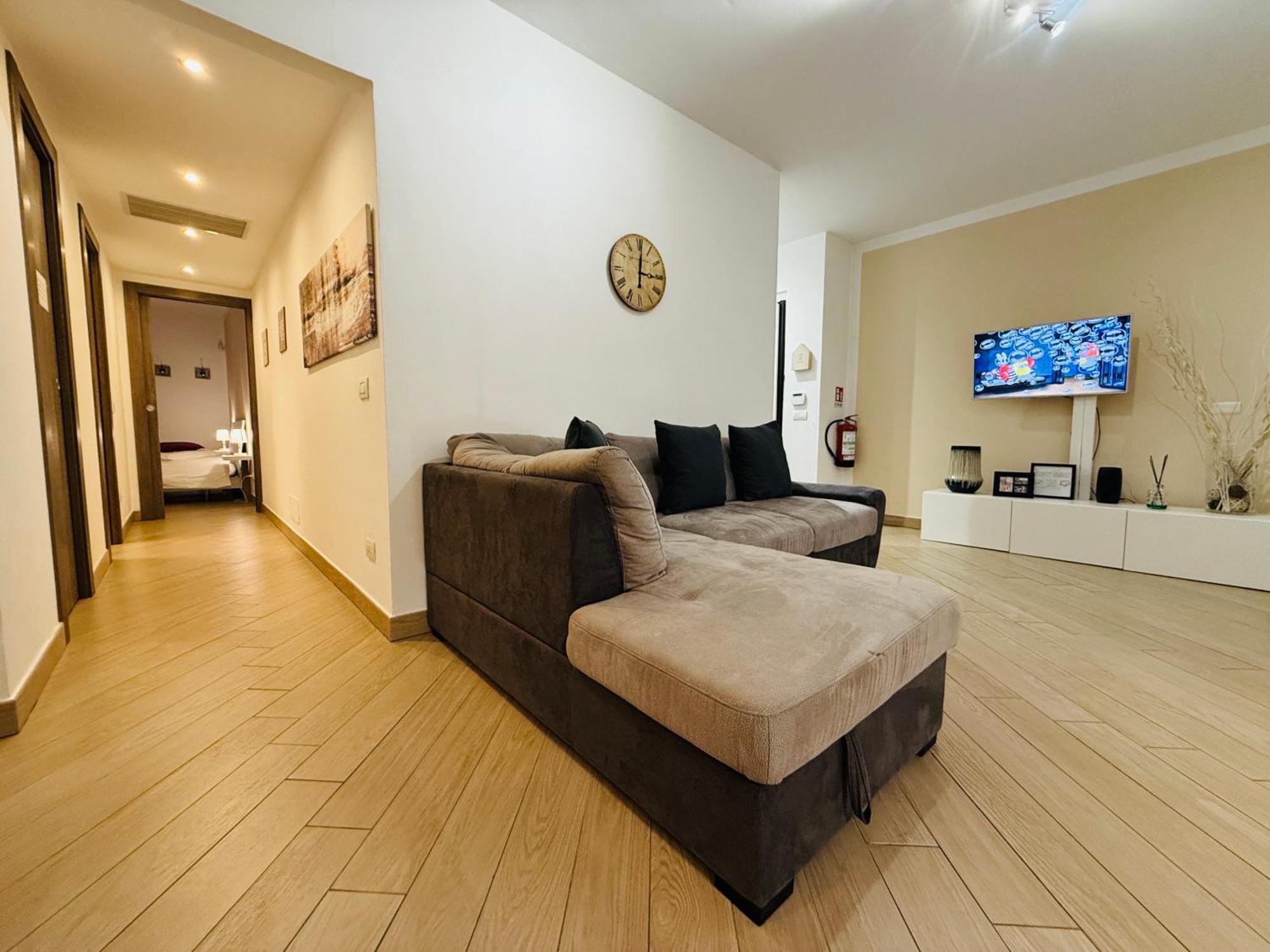 Comecasa Modern Apartment In Historical Centre アスティ エクステリア 写真